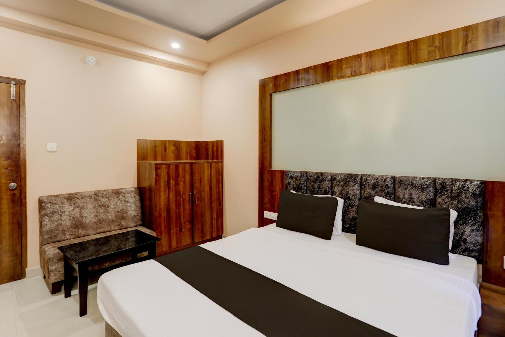 Hotel O Ruby House Puri Exterior foto